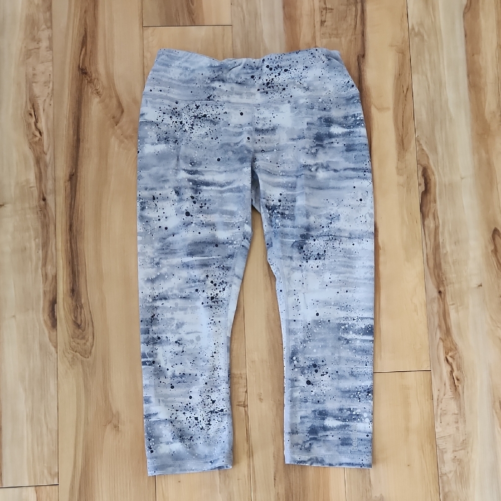 Reebok Gray and White Speckled Leggings